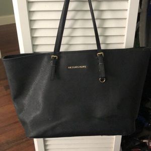Black Michael Kors tote